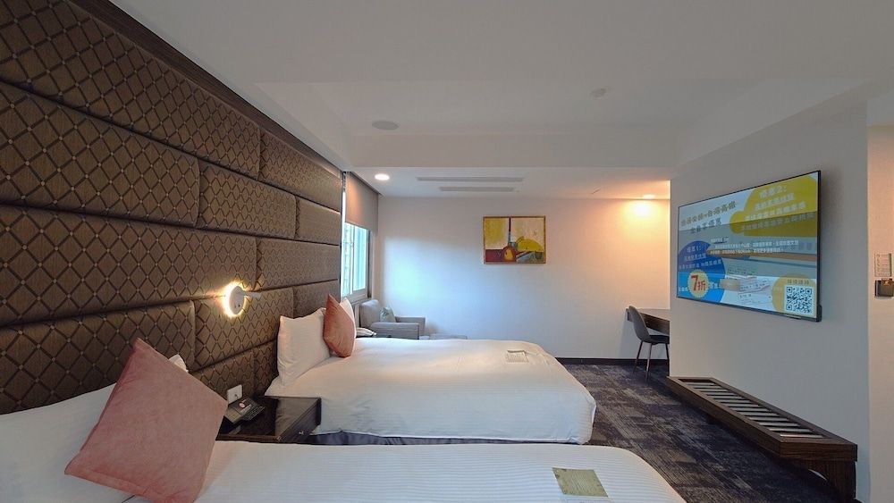 City Triple Room