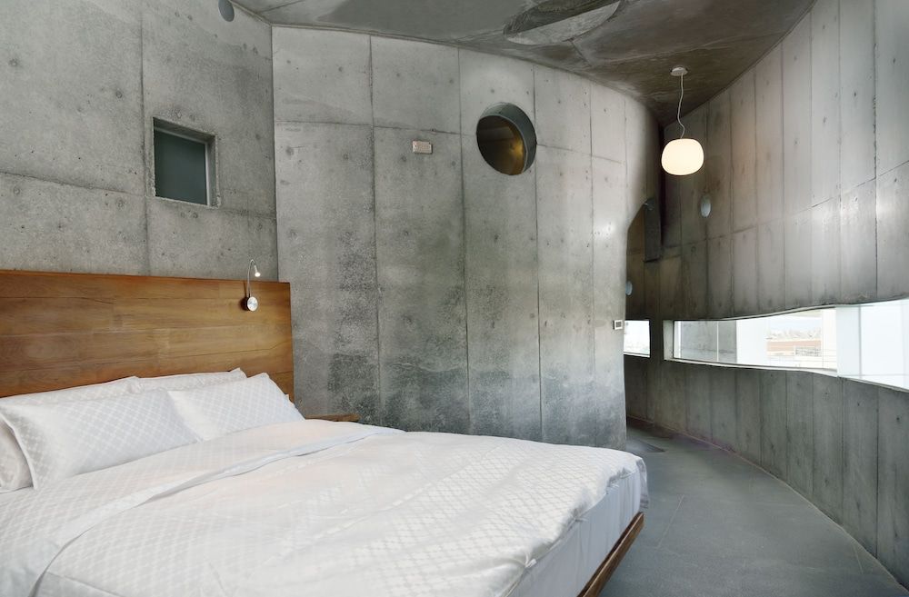 FaHaus Design Quadruple Room, Patio, Mountain View 2