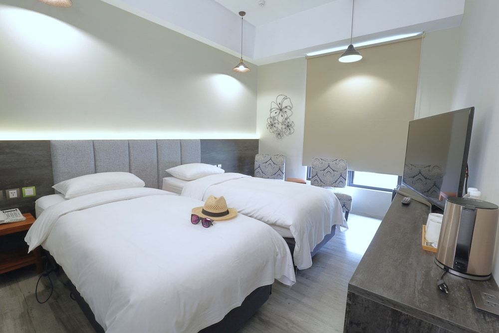 Hotel Z Standard Twin Room 2