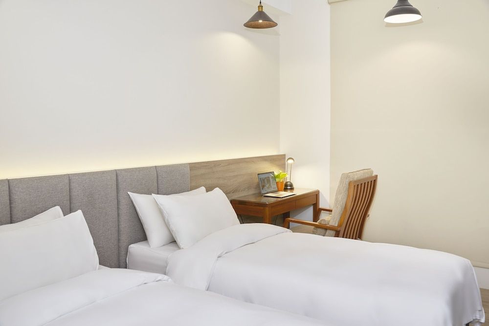 Hotel Z Standard Twin Room