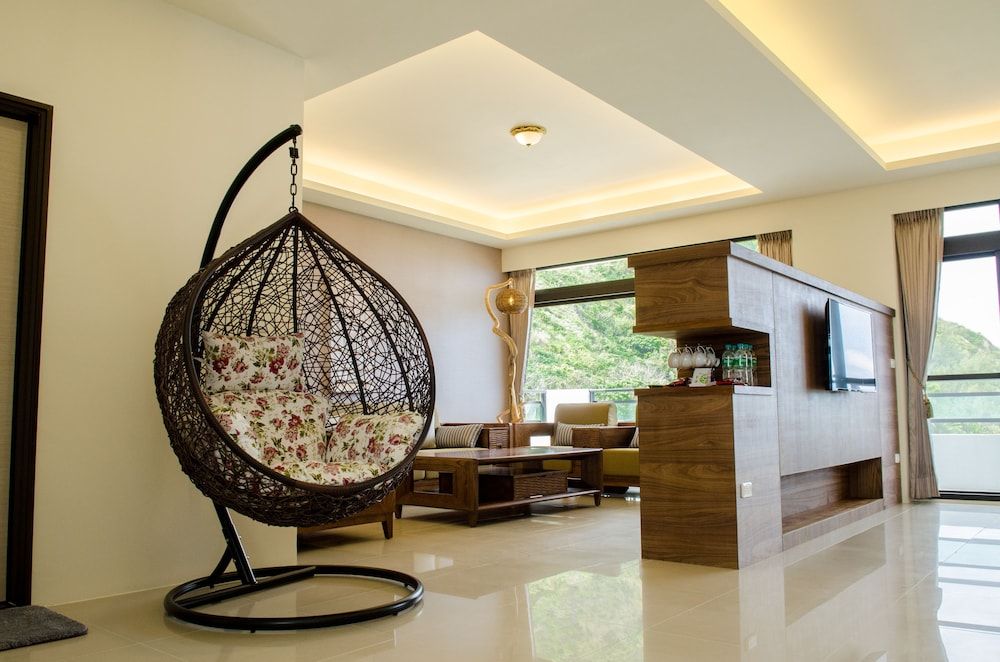 Hola sea view B&B Deluxe Family Room 3