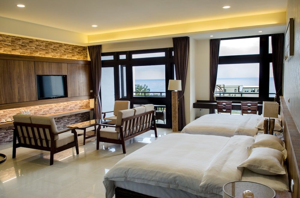 Hola sea view B&B Deluxe Quadruple Room, Sea View 3