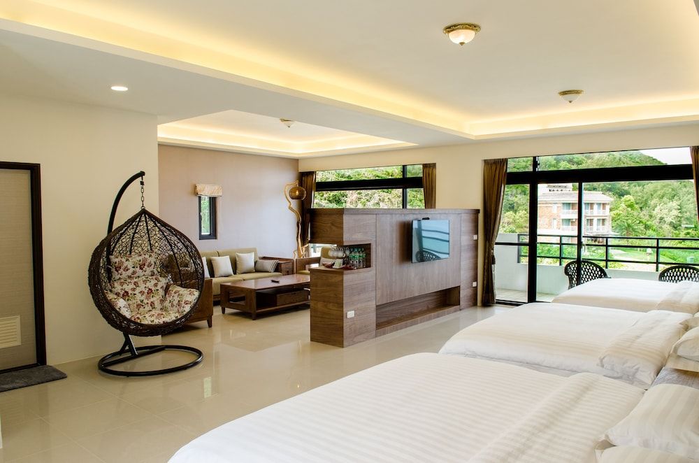 Hola sea view B&B Deluxe Family Room