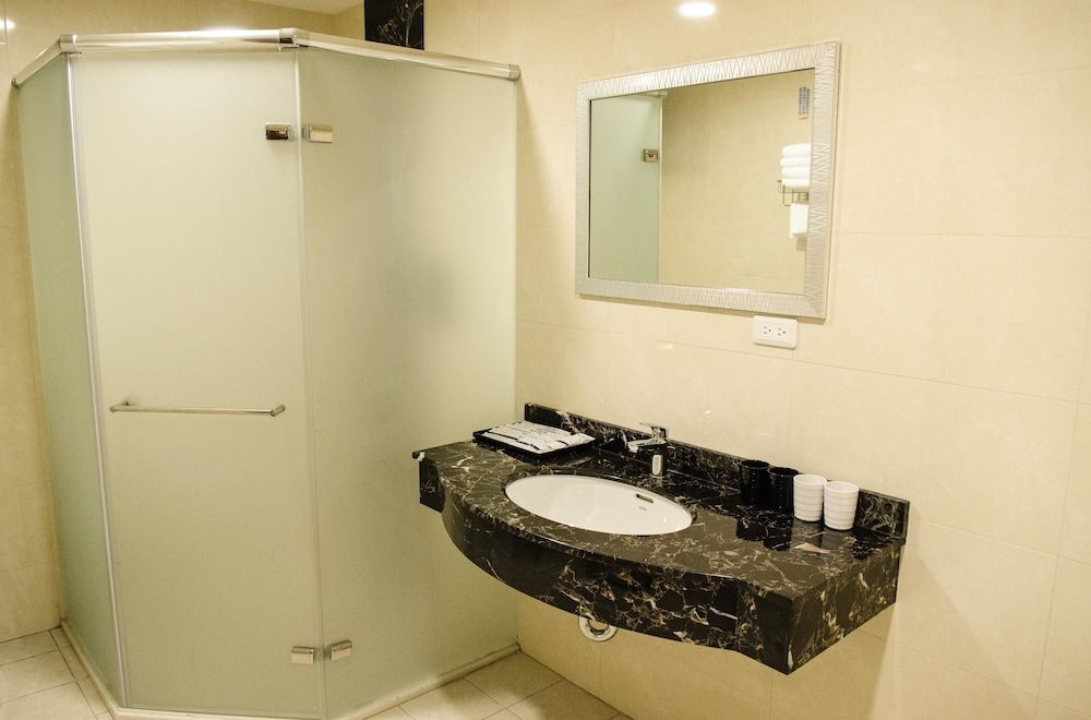 Hola sea view B&B Deluxe Quadruple Room, Sea View 6