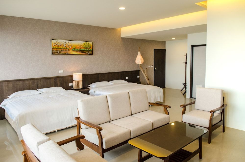 Hola sea view B&B Deluxe Quadruple Room, Sea View 4