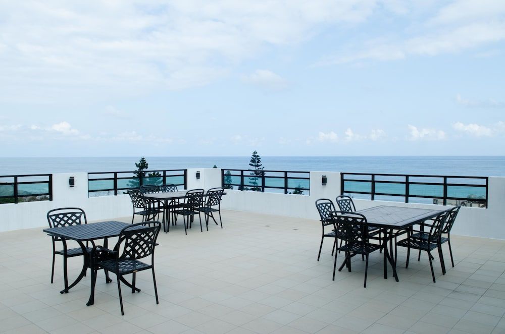 Hola sea view B&B Deluxe Family Room 6