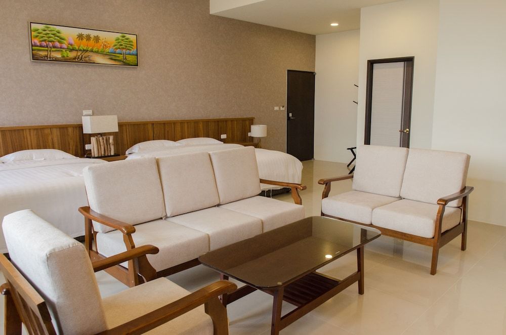 Hola sea view B&B Deluxe Quadruple Room, Sea View 2