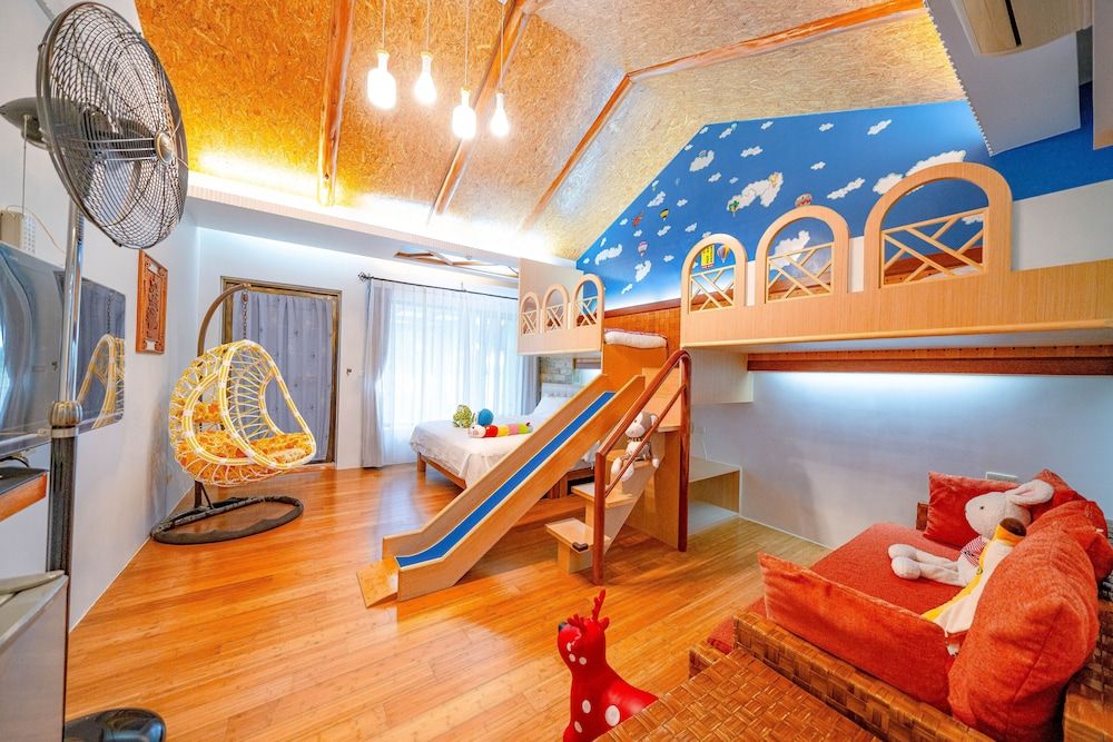 Rainbow Garden B&B Deluxe Quadruple Room 4