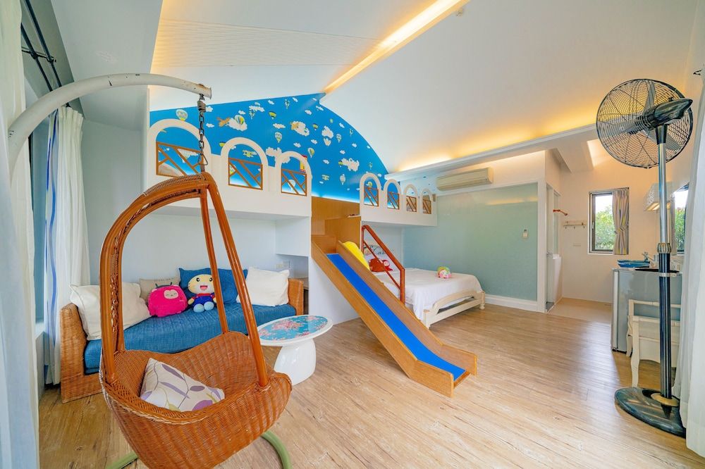 Rainbow Garden B&B Deluxe Quadruple Room 5