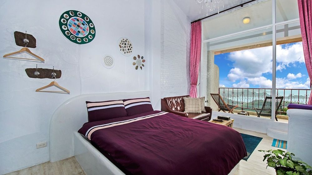 undefined Sunnyroom 10