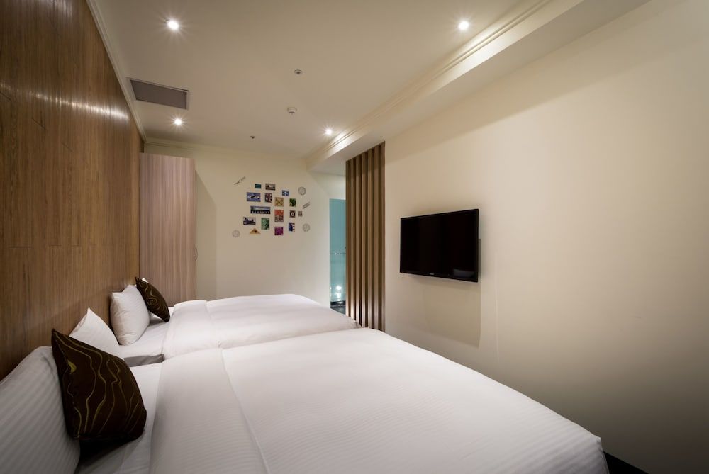 Basic Quadruple Room, 2 Double Beds