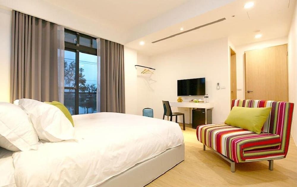 Lovely Pond Hostel Classic Double Room 4