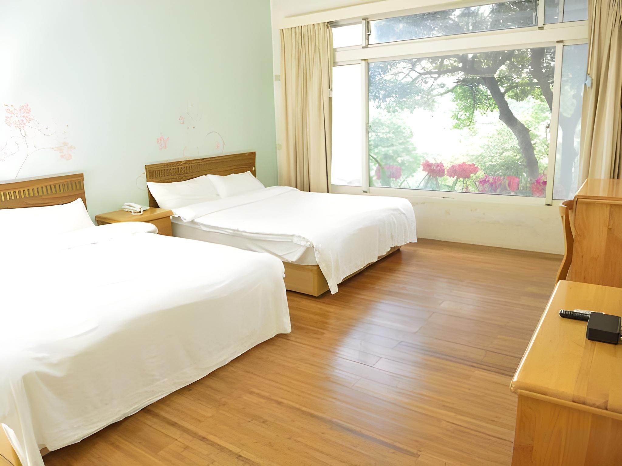 Double or Twin Room with Side Sea View