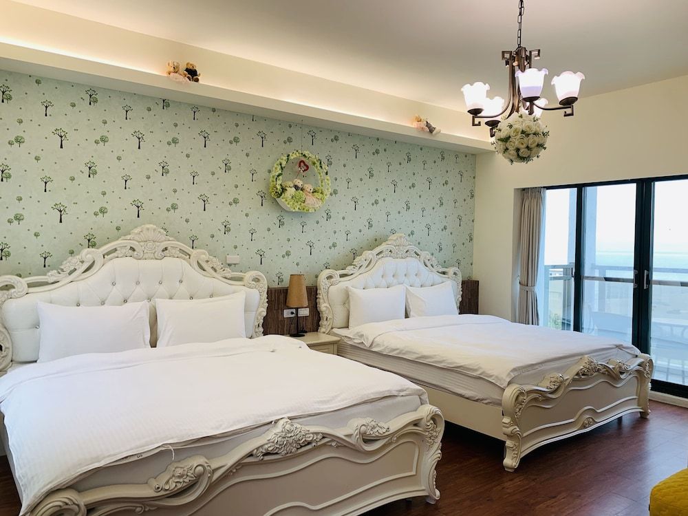 Superior Quadruple Room, Ocean View (302)