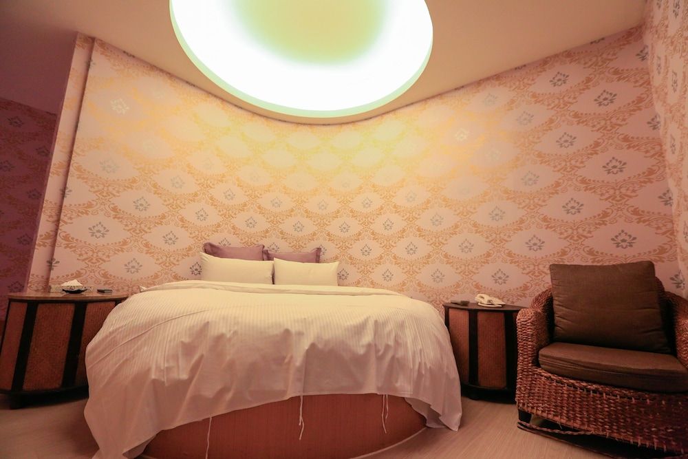 Walker Motel Business Double Room, Jetted Tub 2