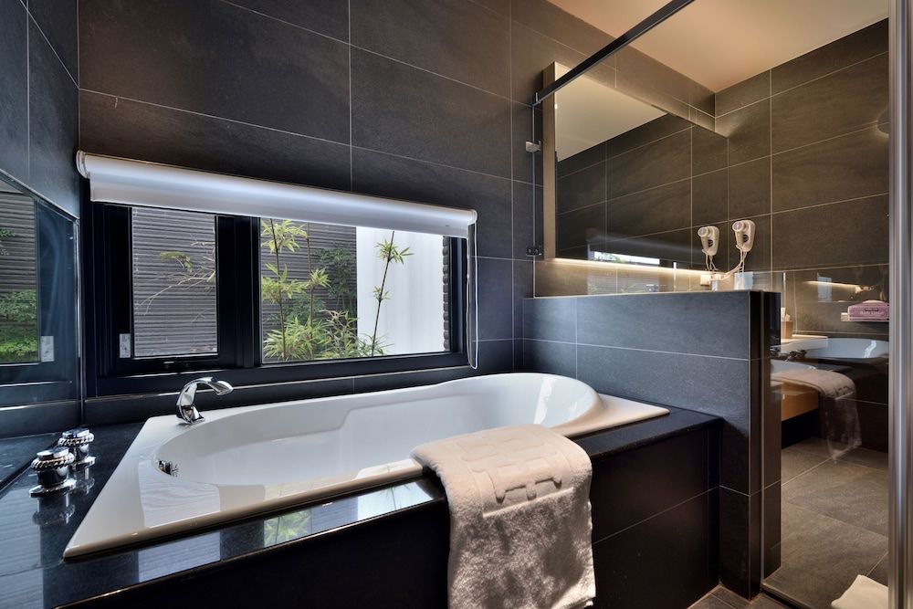 Shanyifang Resort Family Quadruple Room 8