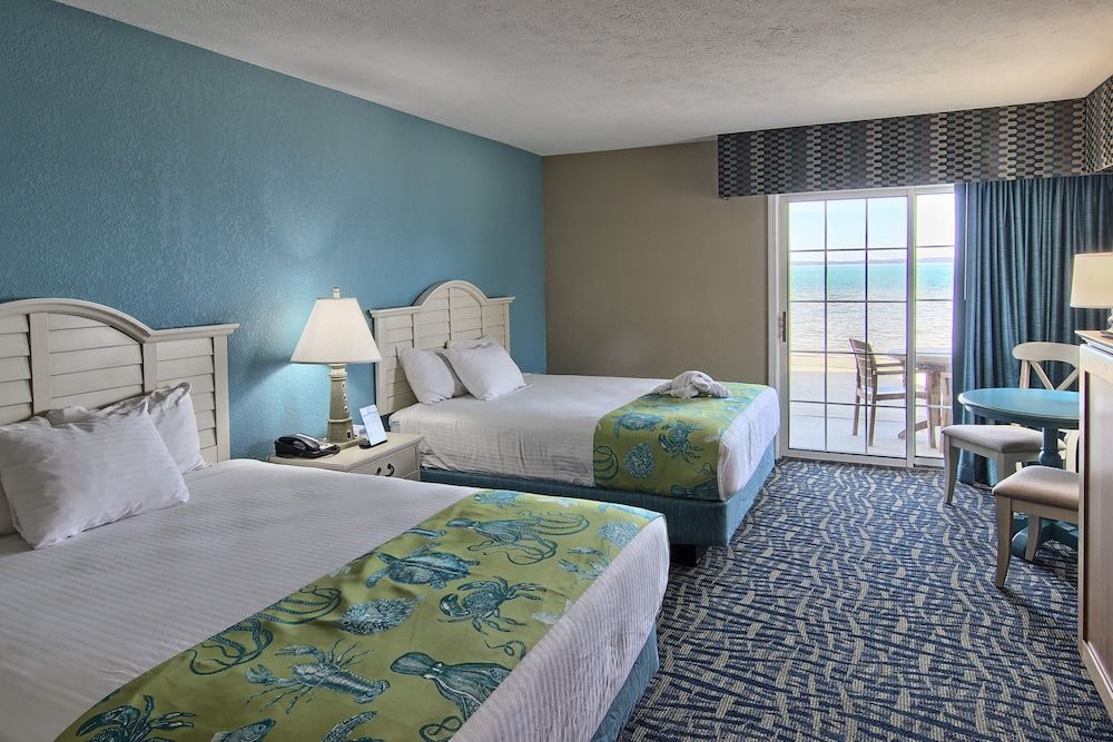 Standard Room, Beach View (Upper Floor -  1 King and 1 Queen Bed)