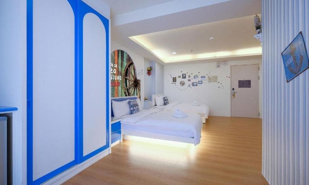 85 Asia Hotel Quadruple Room, City View 7