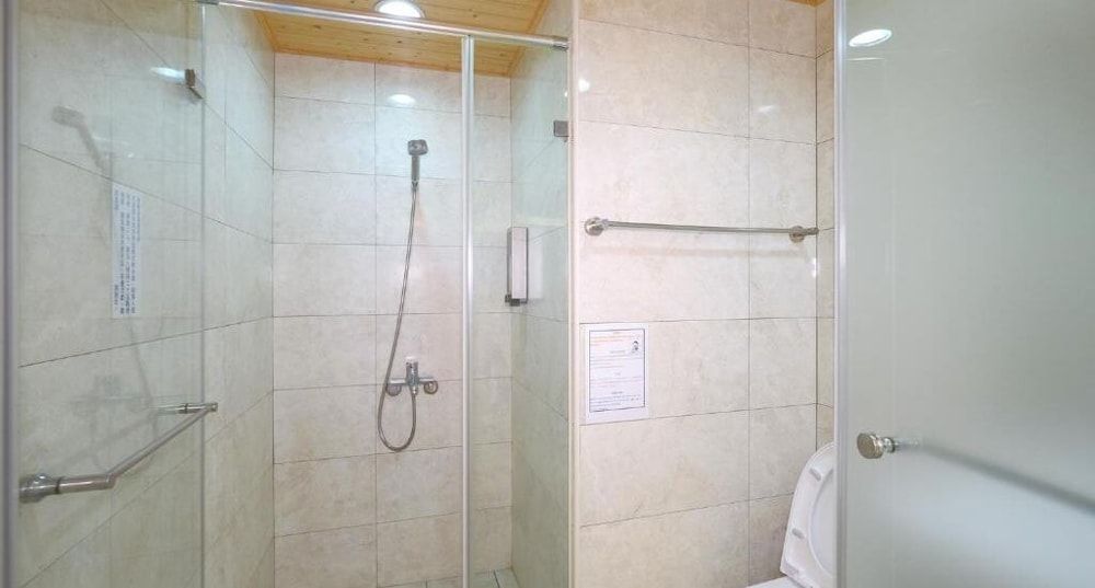 85 Asia Hotel Standard Quadruple Room 10