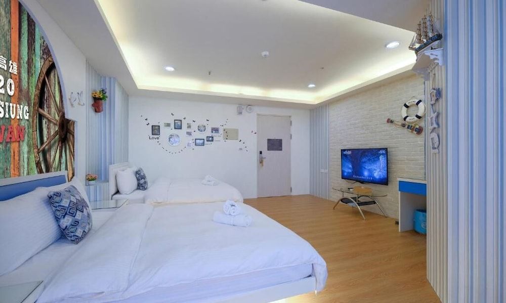 85 Asia Hotel Quadruple Room, City View 5