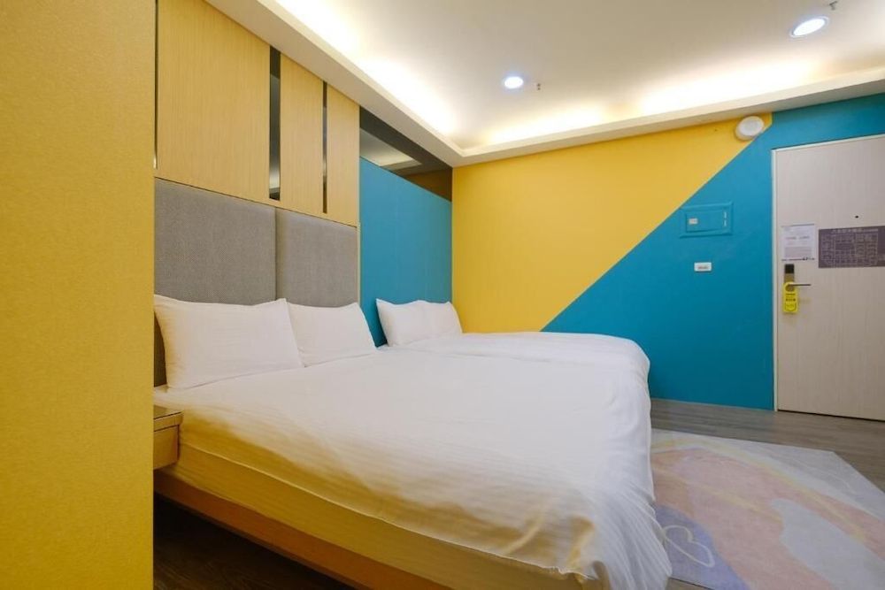 85 Asia Hotel Standard Quadruple Room 8