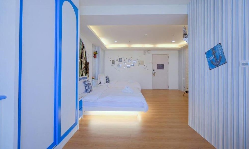 85 Asia Hotel Quadruple Room, City View 11