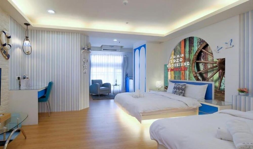 85 Asia Hotel Quadruple Room, City View 14