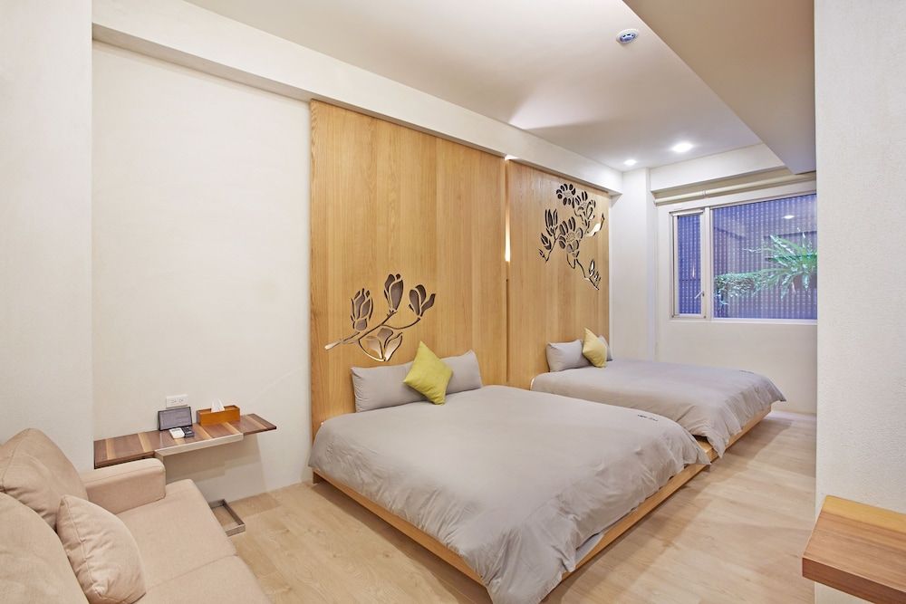 Family Quadruple Room, 2 Queen Beds, Ensuite