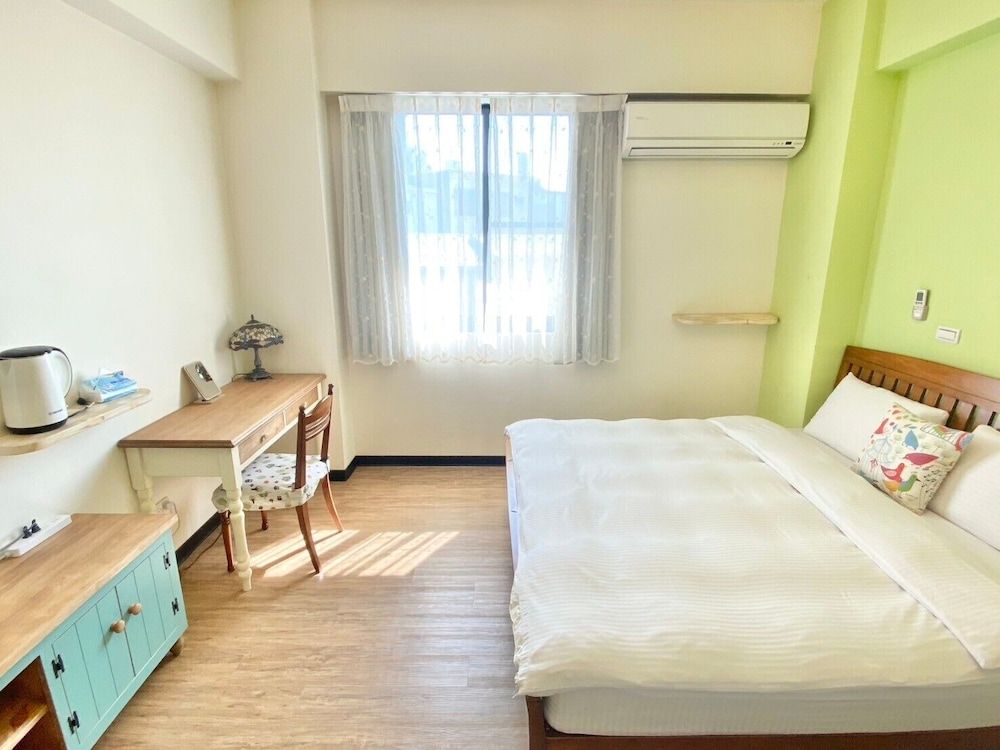 Comfort Quadruple Room, 2 Queen Beds (B302)