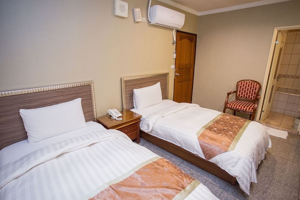 Mei Jia Mei Hotel Deluxe Twin Room 3