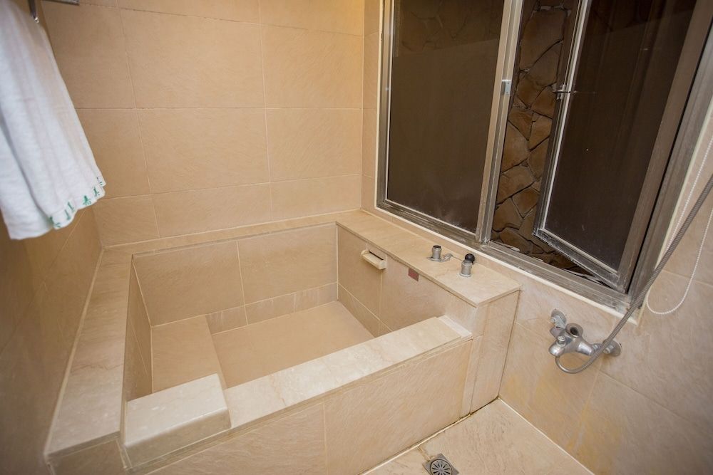 Mei Jia Mei Hotel Superior Quadruple Room 12