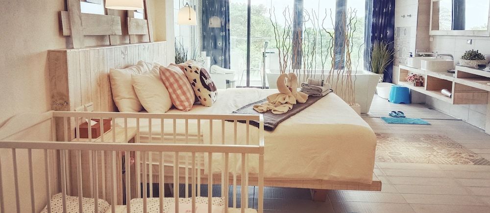 Azure Inn Luxury Double Room 7