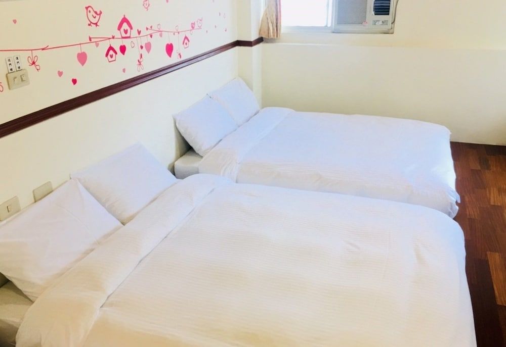 Sun Moon Beauty Comfort Room, 2 Double Beds 2