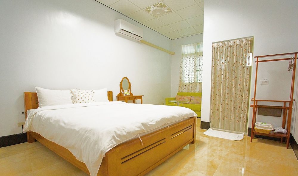 Brown B&B Family Cottage, Mountain View 2