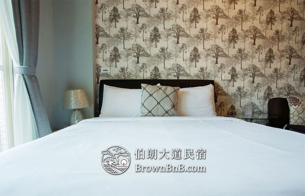 Brown B&B Standard Double Room, Balcony 4