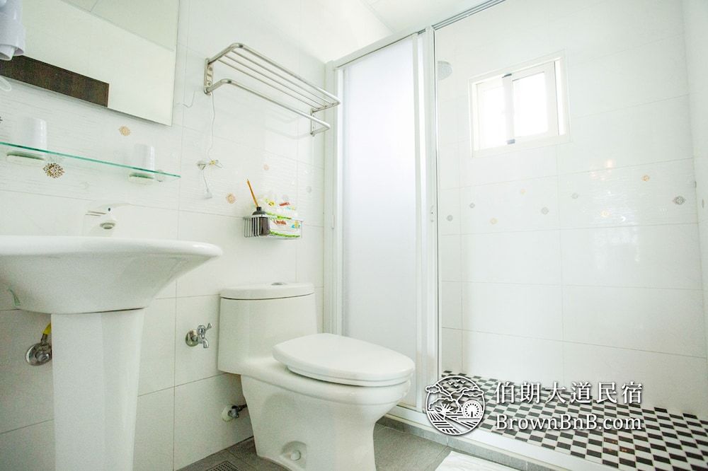 Brown B&B Standard Double Room, Balcony 7