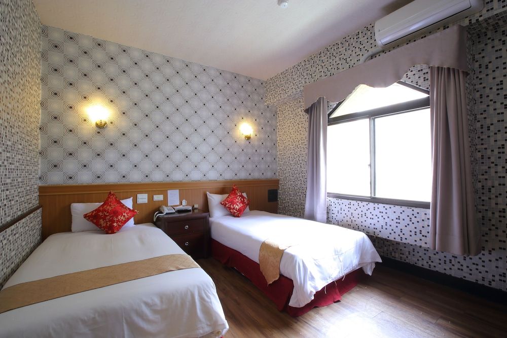 Chiayi Crown Hotel Economy Double Room, 1 Bedroom 3