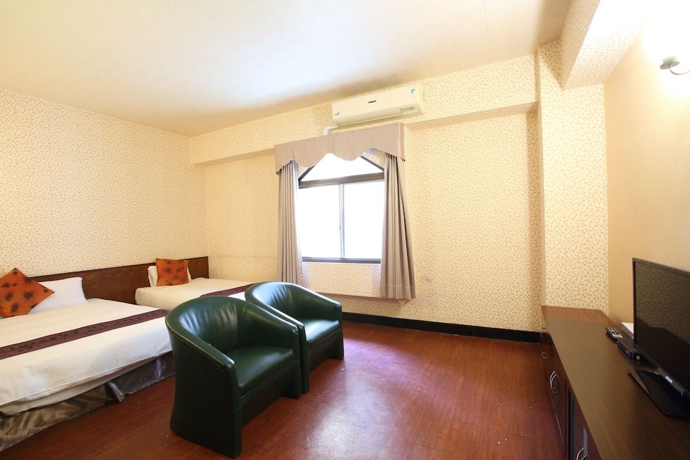 Chiayi Crown Hotel Standard Shared Dormitory, Men only 4