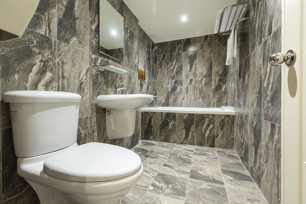 The Young Hotel Taoyuan Business Double Room, 1 Queen Bed 20