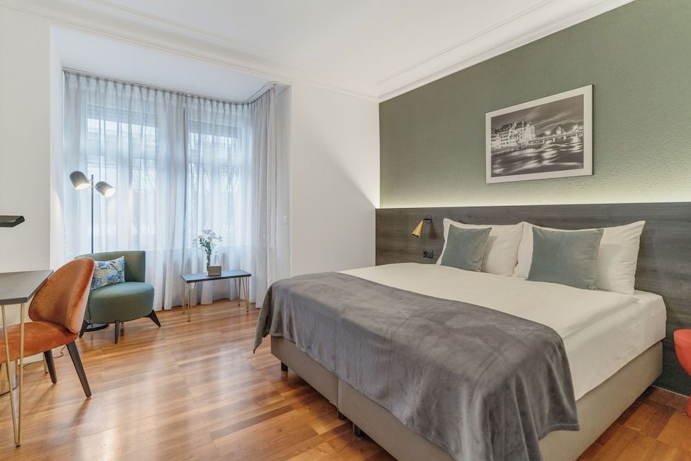 undefined Waldstaetterhof Swiss Quality Hotel 5