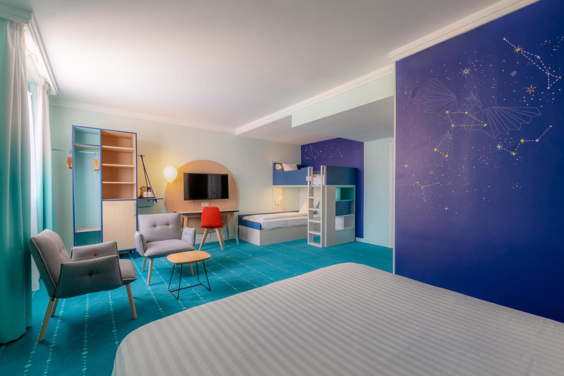 Family Suite 4 people with Swimming Pool Access