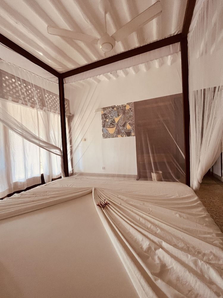 Art Hotel Zanzibar Deluxe Double Room, 1 Queen Bed 3