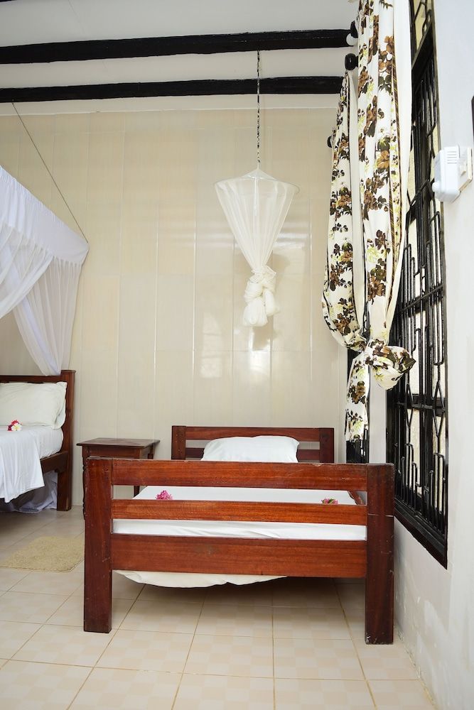 Kigwedeni Villas Standard Double Room, Garden View 7