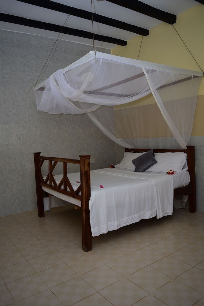 Kigwedeni Villas Standard Double Room, Garden View 5