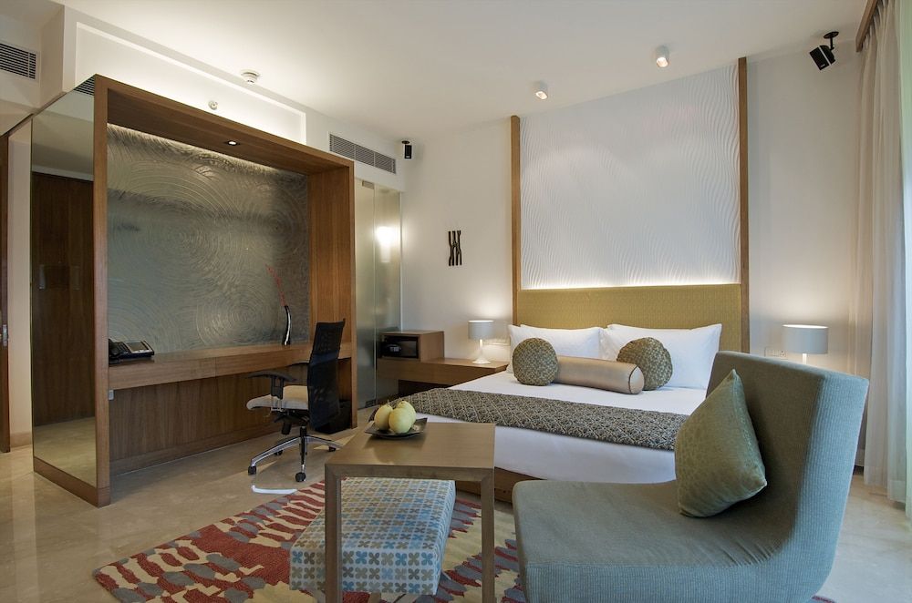 Vivanta Whitefield Superior Room City View Queen Bed 10