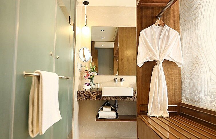 Vivanta Whitefield Premium Room Pool View Queen Bed 10