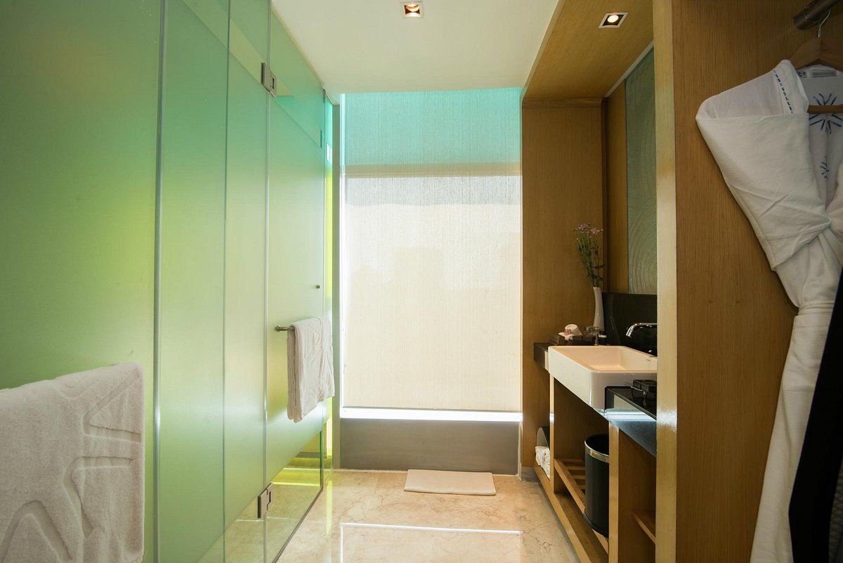 Vivanta Whitefield Premium Room Pool View Queen Bed 11