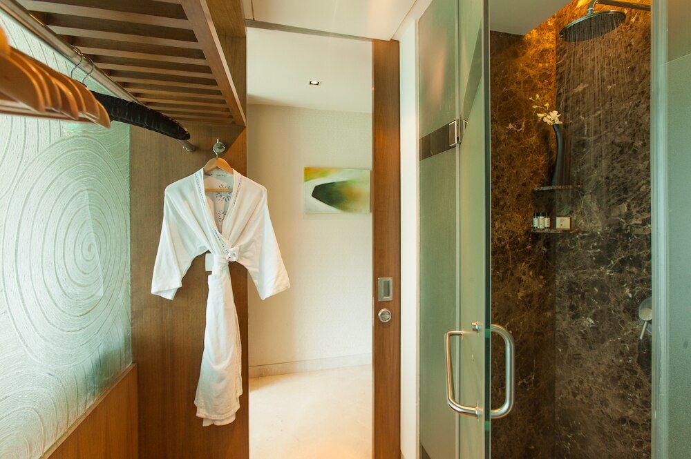 Vivanta Whitefield Deluxe Room Garden View Queen Bed 12