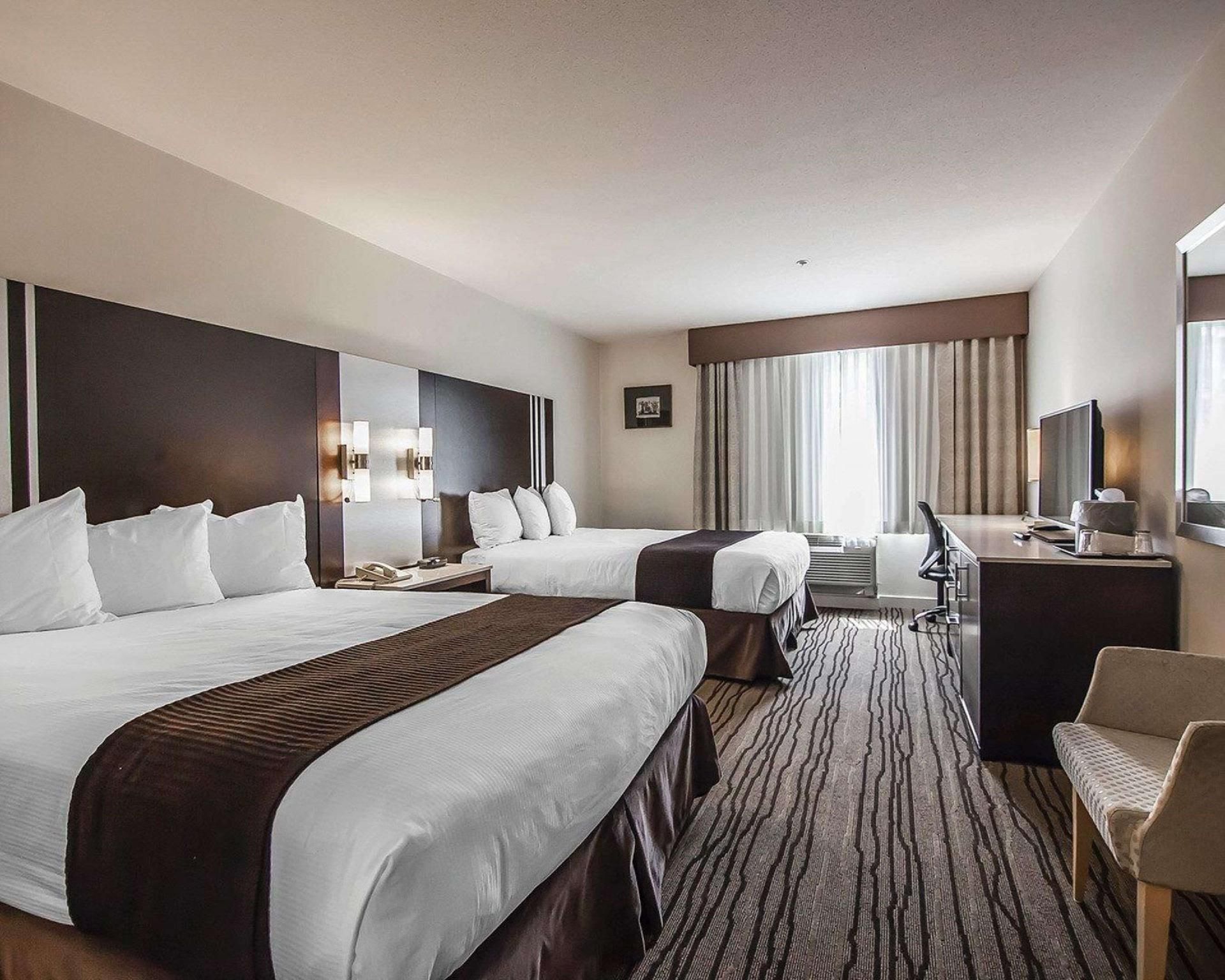 2 Queen Beds, Nonsmoking, Upgrade