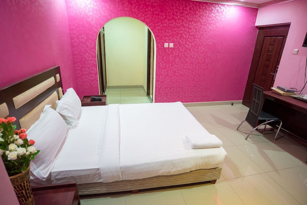 Euro Hotel and Apartments Deluxe Double or Twin Room, 1 Bedroom, City View 7